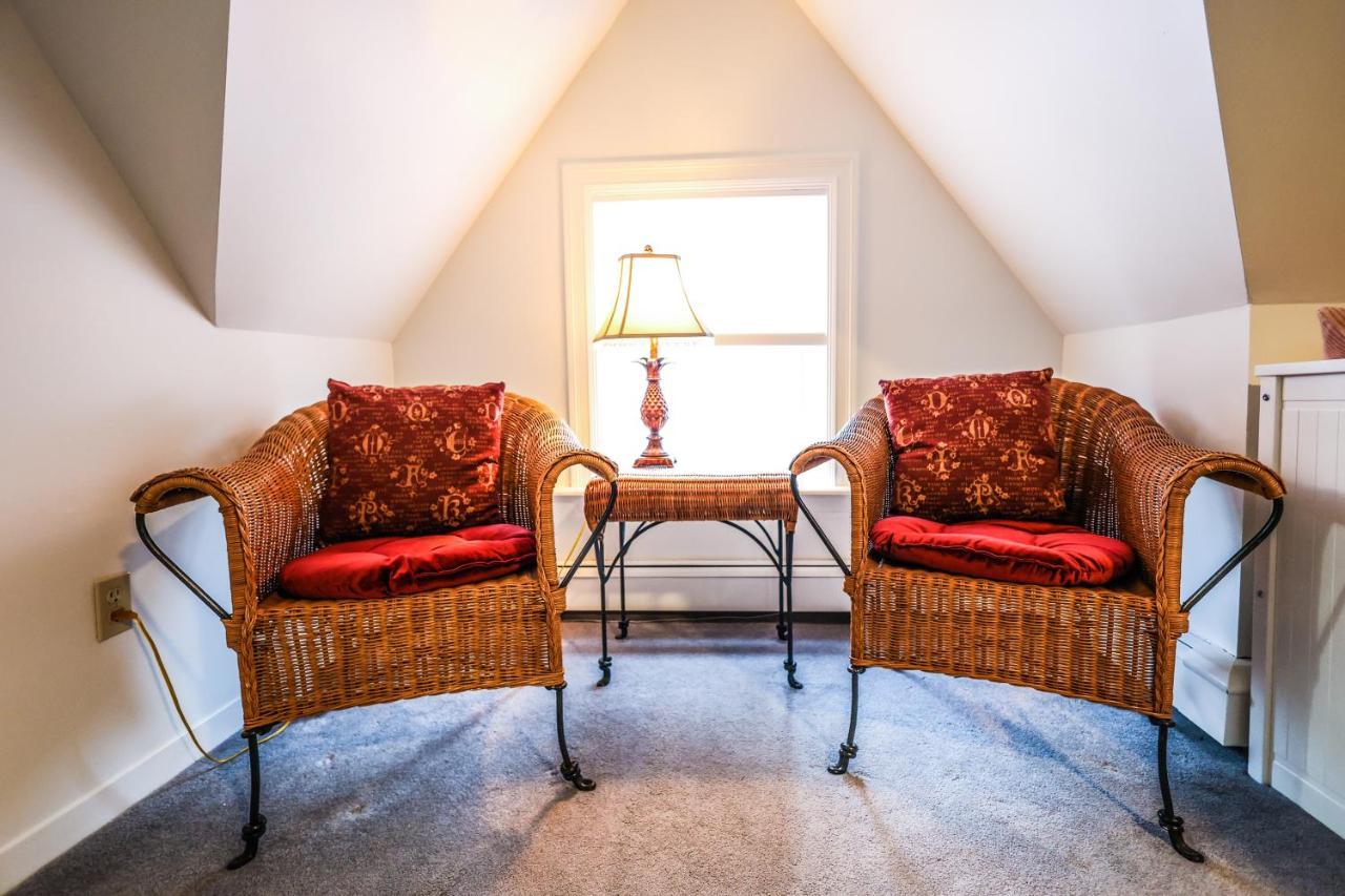 The Lunenburg Inn Экстерьер фото
